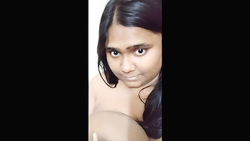 Desi Girl Showing Boobs To Stranger