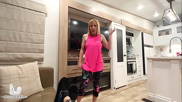 Hot Blonde Stepmom Gets Creampie in Ripped Yoga Pants – Jane Cane