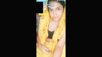Mim bangladeshi girl showing her boobs on chamet live with face