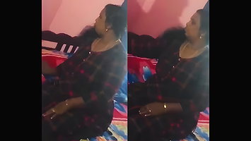 Mature Mallu Slut Aunty Giving Blowjob