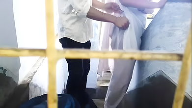 School student ki sex video chupke se record kar dali