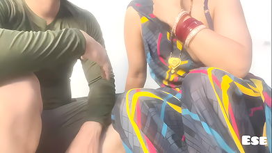 Newly Married Kiraayedaar Bhabhi Ne Rent Ke Badle Chudai Krwali