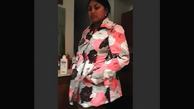 Desi NRI Bhabhi Blowjob