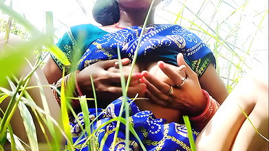 Desi Bhabhi Village Lover outdoor cute, Delia