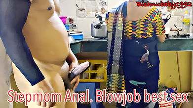 Anal blowjob Gand me muh me dala Kitchen me khana banari sautelimaa ko dekh kar mera Lund uchalne laga fir jo gand mari maja agy