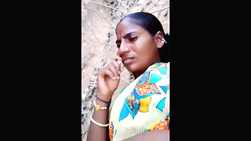 Village bhabhi hairy pussy outdoor Fucked by lover