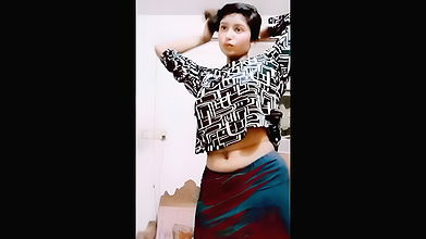 Beautiful Sexy Girl Showing For Lover