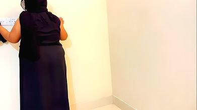18-teen-hijab-burqa-wearing-big-ass-bbw-arabian-muslim-maid