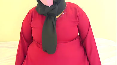 fucking-a-chubby-muslim-mother-in-law-wearing-a-red-burqa-hijab-part-2