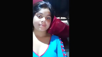 Desi Bhabi Showing Her Pussy