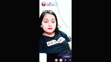 Simran Kaur showing boobs and fingering on chamet live with face