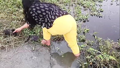 After Having Fucked With Mahi Bhabhi Of The Neighboring Village, I Squirted In Her Pussy