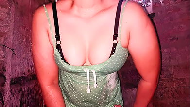 නාන ලස්සන ඇදුම් තෙමුනාම මෝල් වෙනවා ,Asian girl amazing fun ,bathroom ,