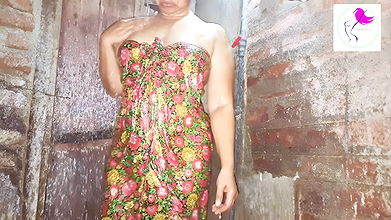 මල් චිත්තේ ඇදන් නාන අතරේ හැමදාම හොරෙන් ඇවිත් හොදට හුකන අල්ලපු ගෙදර පොඩි කොල්ලා තාම නැනේ,asian girl