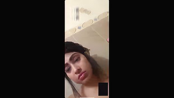 Cute bhabi fing her pussy