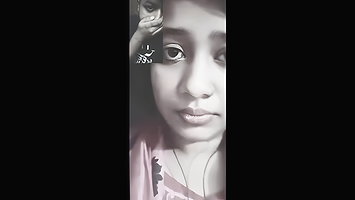 Beautiful Gf Showing Lover