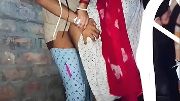 Desi bhabi ko devar ne kese choda dekhiye