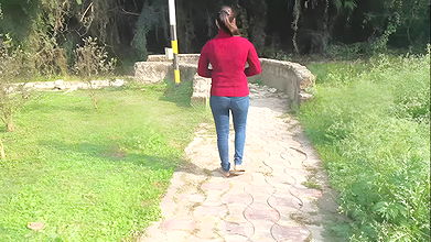 Xxx hot Indian desi girlfriend ko outdoor park me bulakar muhe me choda clear dirty audio me 18 yers girlfriend fuck in mouth