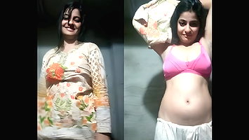 Sexy cute Desi Girl Record Her Nude Video undress