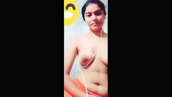 Beautiful Gf Showing