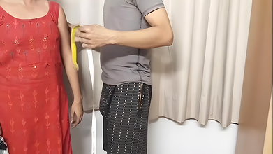 Desi girl came to make blouse then it happened