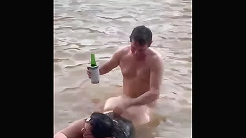 Mature couple fucking in River