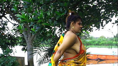 Beautiful sufia sathi braless side boob show photoshoot