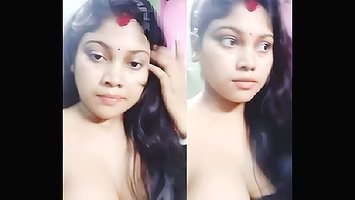 Sexy Boudi Showing Her Boobs New