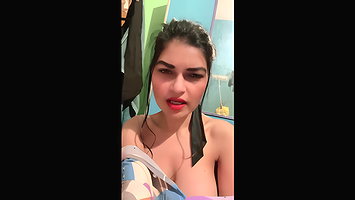 NAUGHTY INSTA WHORE SHOWING HER MILKY DEEP CLEAVAGE