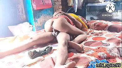 Band kamre mein fufa ne bua ko choda ghodi banakar