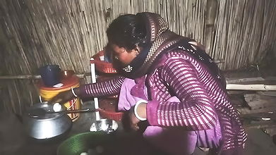 Pumi bhabi ko gharpe bulake jobordusti choda