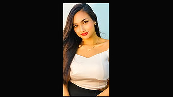 Sexy Gf Showing Boobs