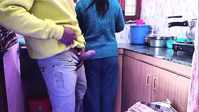 Chicken bnate hue Bhabhi ki Bund Maari