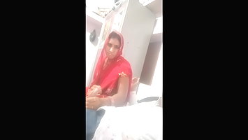 Mature rajasthani bhabhi fucking by young lover