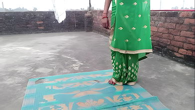 Country sister-in-law and brother-in-law climbed on the terrace, sister-in-law massaged brother-in-law’s penis and brother-in-la