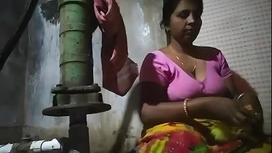 Indian hot girl bathing video full open