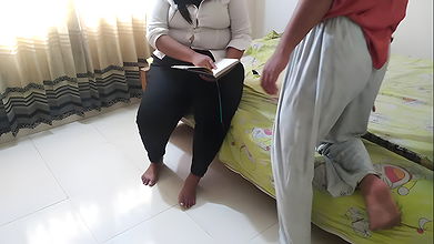 The female teacher was fucked by the student inside the room during the tutoring – Jabardast Chudai