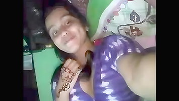 New marrid village wife show her sexy pussy