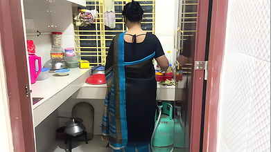 I saw my aunty cooking alone in the kitchen, I hugged her and started fucking