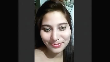 Sexy﻿﻿﻿ Desi Girl Showing Her Big Boobs and Wet Pussy