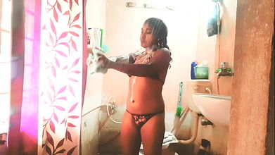 Youtuber “Simple Girl Priti” membership video -3