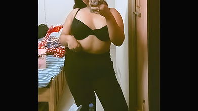 Sexy Chubby Girl Showing