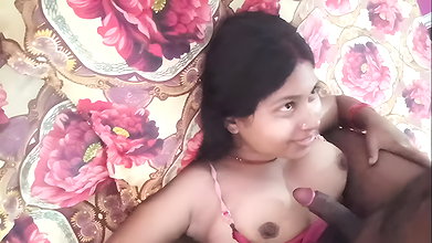 Bhabhi ne apna books ko chus vaya aur chaudhi karwa