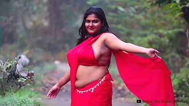 Megha Das Ghosh Saree ｜ Megha Das Ghosh in Red Sar