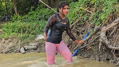 Amazing Village girl Net Fishing in Village pond