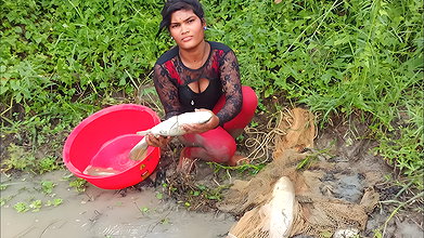 Amazing Village Women fishing Big Net Fish
