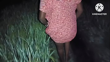 Meri pados ki bhabhi ko jungle mein bulakar chudai ki