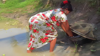 Amazing fishing video বাংলাদেশী বৌদি আশ্চর্যজনক গ্