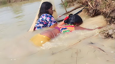 Amazing Village Women hand fishing   Simple catfis