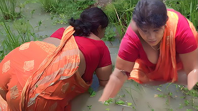 Amazing Village women Hand fishing   Unique fishin